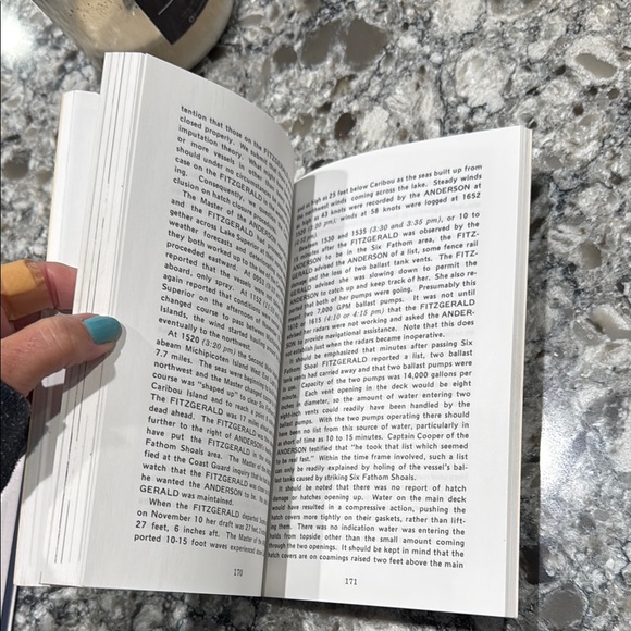 The Wreck of the Edmund Fitzgerald Book - Picture 7 of 10